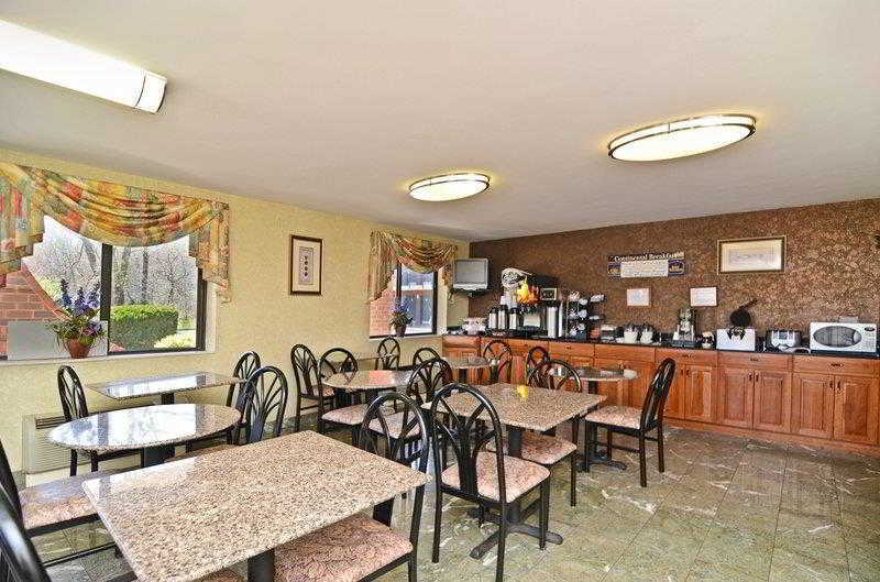 Mho Inn And Suites Monmouth Junction Ресторан фото